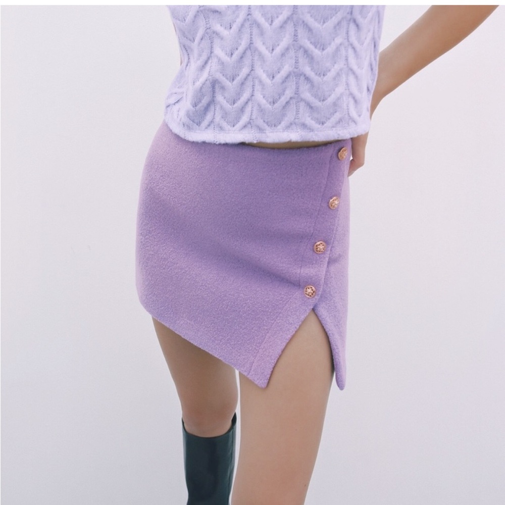ZARA NWT MAUVE LIMITED EDITION
BUTTONED SKIRT